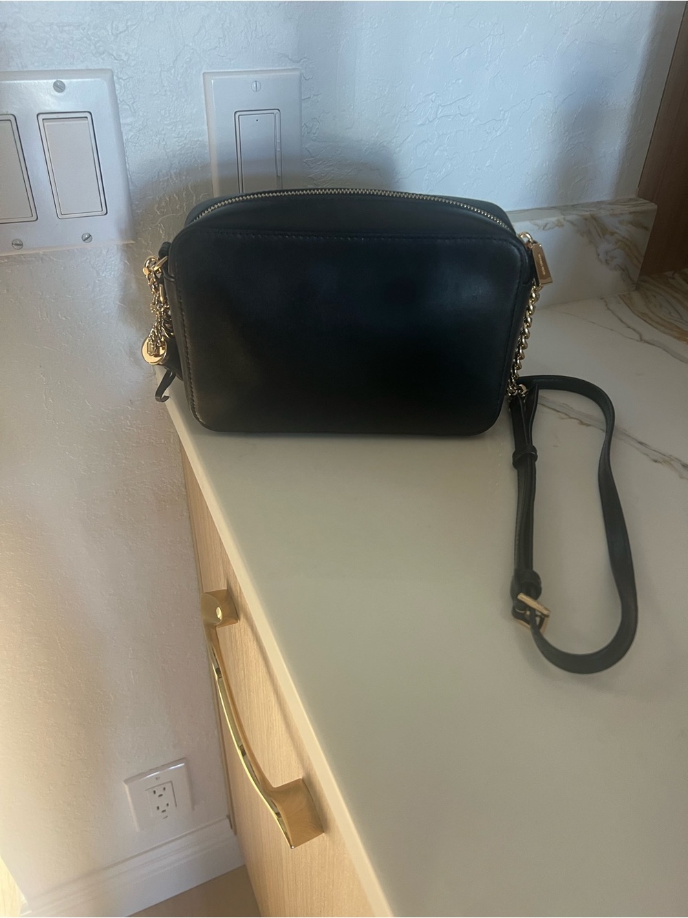 Michael Kors Leopard Print Crossbody with Gold Chain and Black Trim - Picture 2 of 4